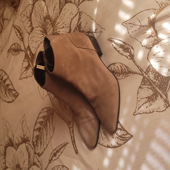 Aquatalia Shoes - ITALIAN Tan bootie shoes